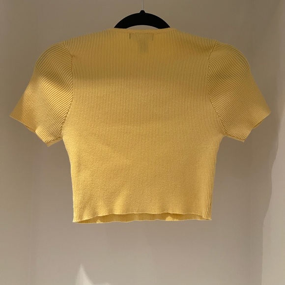 Forever 21 yellow button up crop top - Picture 2 of 3